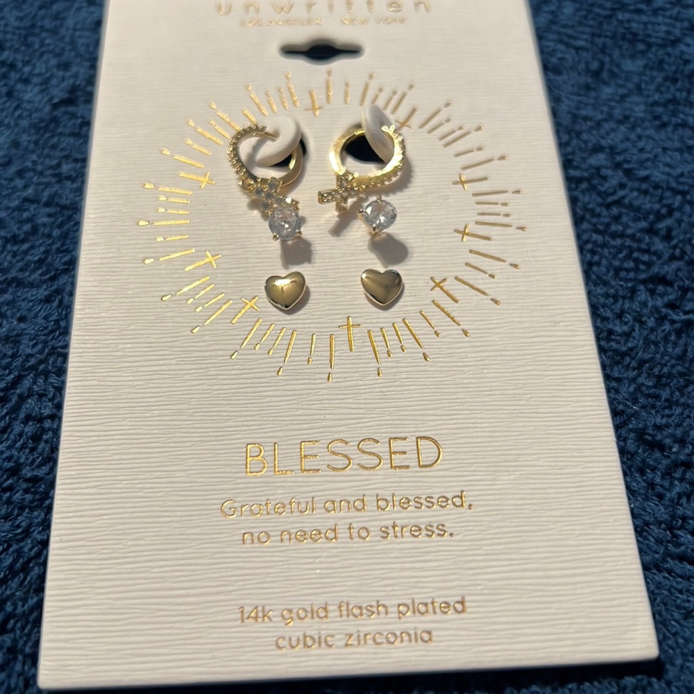A three earrings set